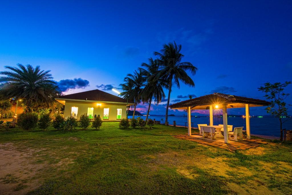 Star Light Beach Resort And Restaurant Chumphon Exterior photo