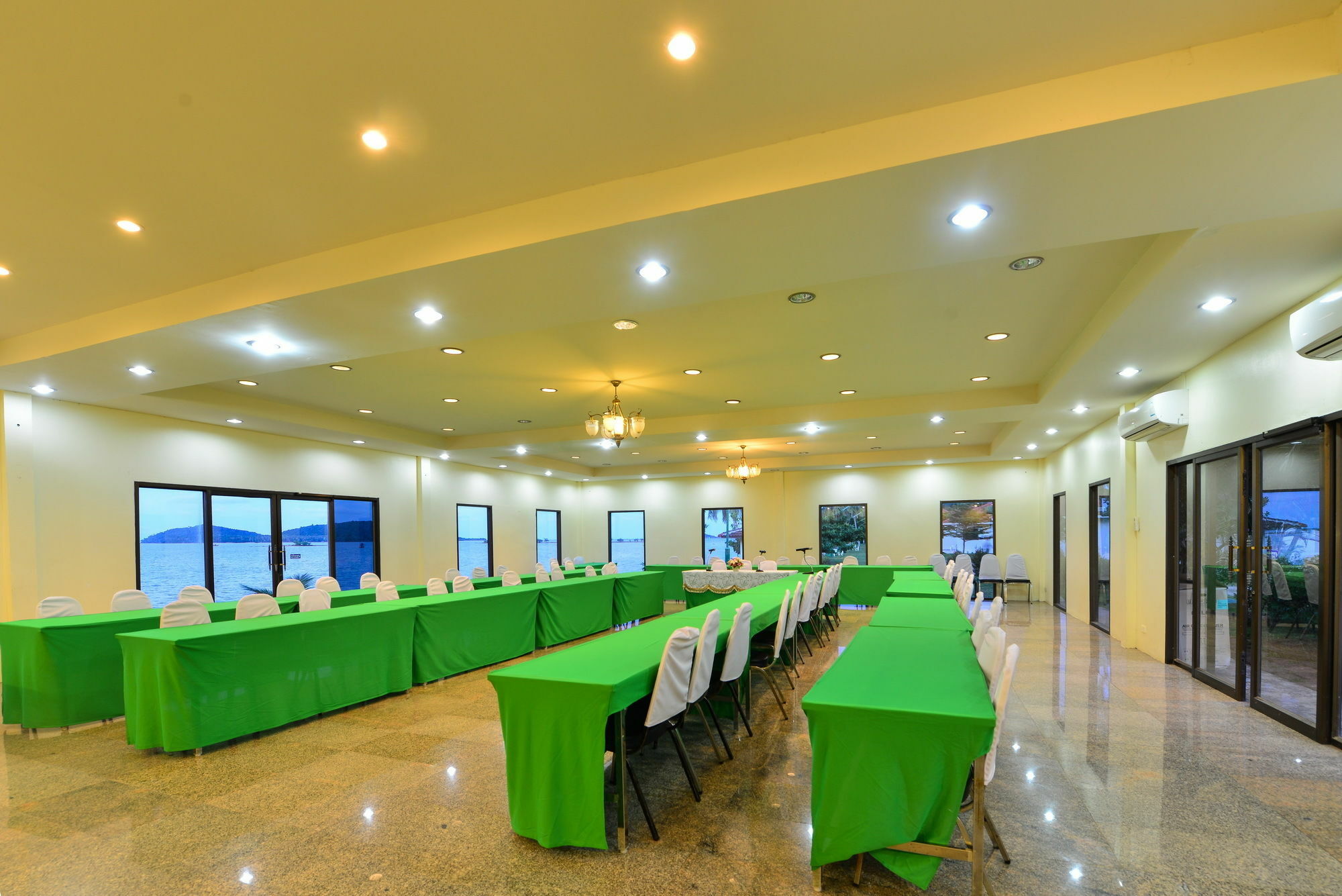 Star Light Beach Resort And Restaurant Chumphon Exterior photo
